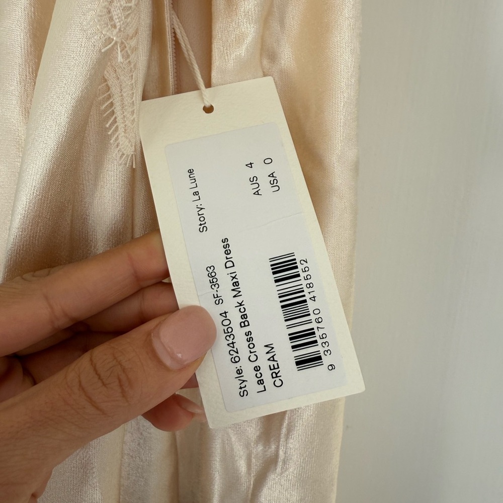 Shona Joy Cream Wedding Dress - Picture 4 of 4